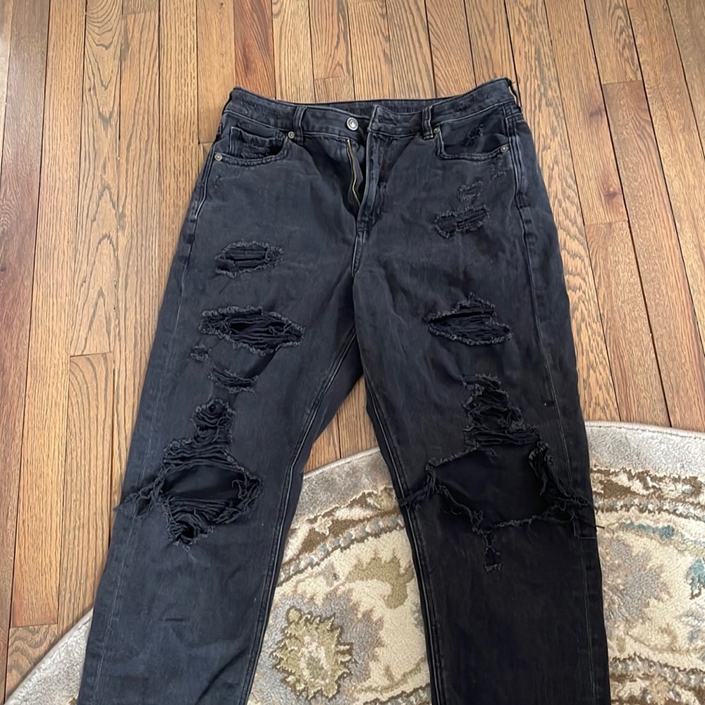 American Eagle: Comfort stretch Mom Jeans, size 10 regular